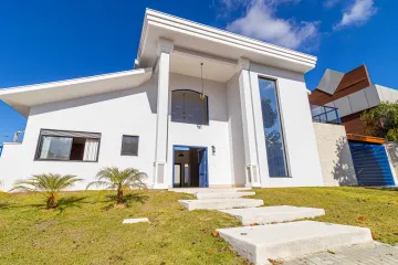 Casa dos Sonhos: 3 Suítes com Piscina e Conceito Aberto no Urbanova, São José dos Campos/SP