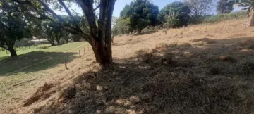 Santa Herminia região Leste de São José dos Campos de 1300 metros escriturado. Ótima opção para quem quer construir e revender da tranquilamente fazer 3 casas.