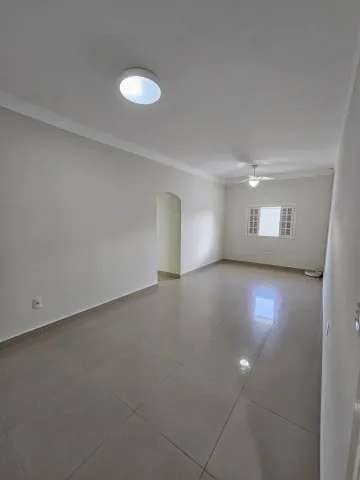 Casa para Locação no Condomínio Floresta, Bairro Vista Verde