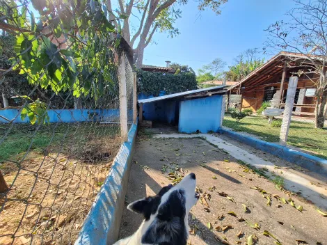 Chácara em Jambeiro 1.500m² com Piscina, Poço, Árvores Frutíferas, Chalé, Sauna, Capela e Muito Mais...