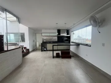 EXCELENTE COBERTURA DUPLEX NO CORAÇÃO DA VILA ADYANNA