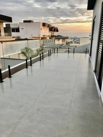 LINDO SOBRADO ,MOBILIADO - CONDOMINIO TERRAS DO VALE  - CAÇAPAVA - QUALIDADE - CONFORTO e SOFISTICAÇÃO - VALE A PENA CONFERIR