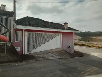 Imperdível! Casa de Alto Padrão na Vila Das Flores com Suíte Master e Varanda Gourmet