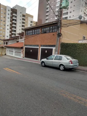 SOBRADO EM FRENTE AO SHOPING CENTERVALE, OTIMA LOCALIZAÇÃO, GRANDE POTENCIAL PARA COMERCIO, POSSUI QUINTAL E EDICULA, 6 DORMITÓRIOS E 6 SALAS.