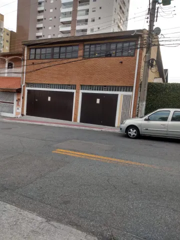 SOBRADO EM FRENTE AO SHOPING CENTERVALE, OTIMA LOCALIZAÇÃO, GRANDE POTENCIAL PARA COMERCIO, POSSUI QUINTAL E EDICULA, 6 DORMITÓRIOS E 6 SALAS.