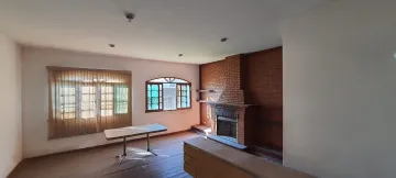 CASA TERREA, ESPAÇOSA,  COM QUINTAL SALA COM LAREIRA,  3 DORMITORIOS, 1 SUITE,3 GARAGENS, EXCELENTE LOCALIZAÇÃO PROXIMA DE COMERCIO EM GERAL, PONTO ONIBUS.