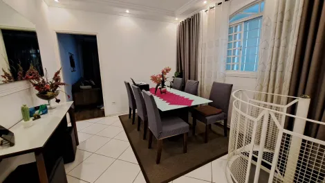 Vende/Permuta por Apto, Linda casa 2 quartos, no Jardim Limoeiro