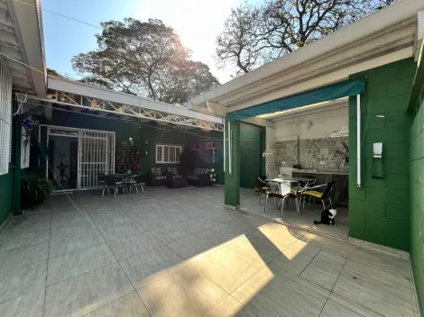 Casa térrea 3 dormitórios localizada no Jardim Satélite próximo a Cidade Jardim, em rua sem saída