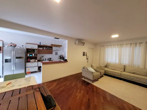 Excelente Casa Térrea no Jardim Oriente com 2 Dormitórios, Ampla Sala, Cozinha Planejada, Ar condicionado e Garagem para 2 carros.