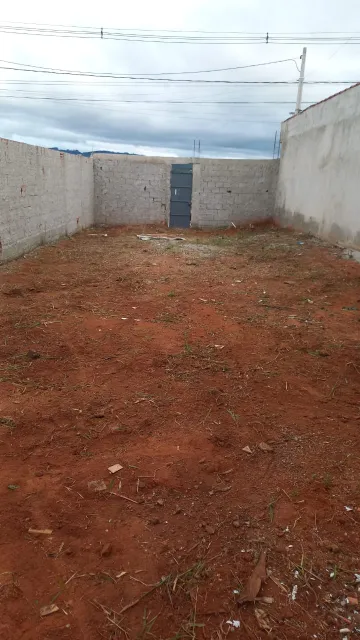 Oportunidade Única: Terreno 100% Murado com Portão no Prestigiado Bairro Setville!