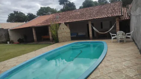 CHÁCARA COM PISCINA, AREA GOURMET COM CHURRASQUEIRA, FOGÃO A LENHA E FORNO DE PIZZA, CASA TÉRREA COM 3 DM, 20 VAGAS GARAGEM, ACEITA PERMUTA