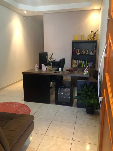 Casa com 2 Quartos e 2 banheiros à Venda, 80 m² por R$ 390.000