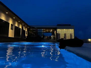 Casa térrea com lazer completo, piscina, sauna, área gourmet