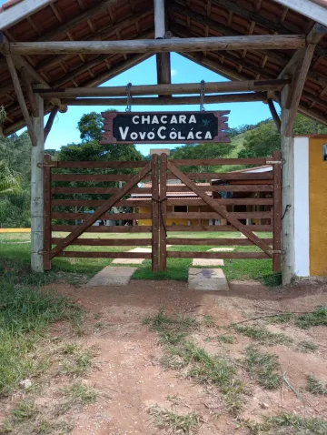 Linda chacara a beira da represa para quem procura um local para descanso ou moradia