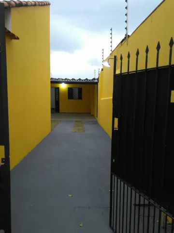 Casa para locação na Rua Ipiranga (Jd Fátima) - 2 quartos / 2 vagas