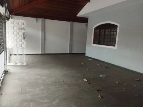 Maravilhosa Casa com 3 Quartos e 3 banheiros à Venda, 205 m²