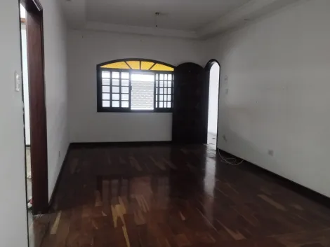 Maravilhosa Casa com 3 Quartos e 3 banheiros à Venda, 205 m²