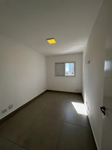 Excelente apartamento Jd. Califórnia, com 2 dorm.